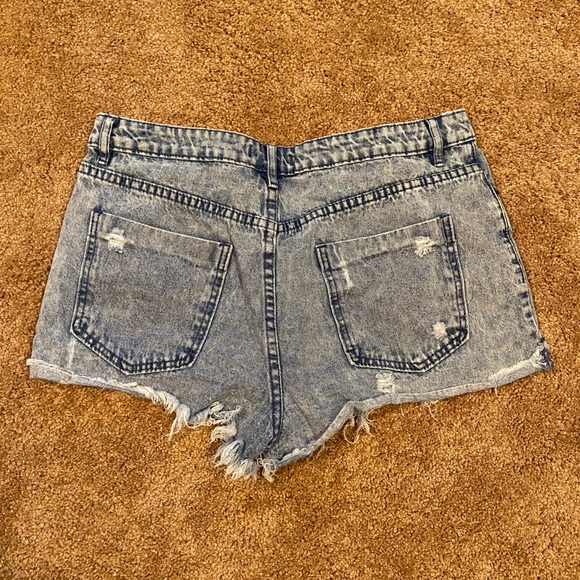 Forever 21 Acid Wash Jean Shorts - Picture 6 of 8